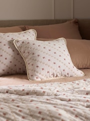 Secret Linen Store Cassie Quilted Cushion Cover - Bild 1 von 3
