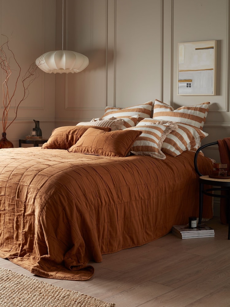 Secret Linen Store Amber Finn Quilted Throw - Image 2 of 3 Secret Linen Store Amber Finn Quilted Throw - Image 2 of 3