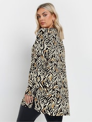 Yours Curve Black Zebra Print Shirt - Image 3 of 5