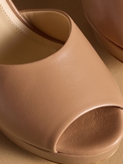 ורוד עדין - Russell & Bromley Hopebeck High Heel Platform Sandals - תמונה 4 מתוך 7