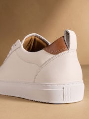 أحذية راسل وبروملي ريلاي كلاسيك الرياضية - صورة 6 من 7