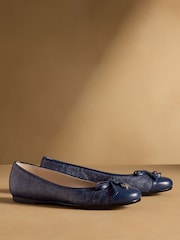 أزرق - حذاء بمب باليه أنيق من Russell & Bromley - صورة 1 من 7