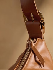 දුඹුරු - Russell & Bromley Sutton Medium Oval Shoulder Bag - 5න් 4 වන රූපය