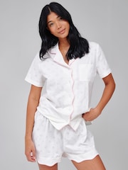 Loungeable Broiderie Contrast Wave Short Sleeve Shirt And Shorts Button Through Pyjama Set - Bild 1 von 5