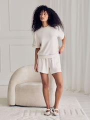 Chelsea Peers Natural LuxeComfort Scuba Side Split Shorts - Image 6 of 8