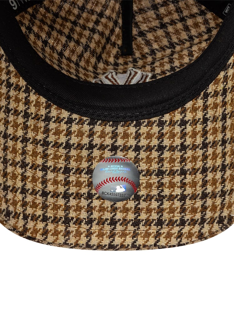 New Era Black Womens Leopard Corn 9Forty New York Yankees Cap - Image 5 of 5