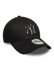 New Era Black Faux Deer Print Infill 9Forty New York Yankees Cap - Image 5 of 7
