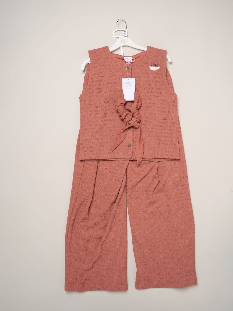 Miss Red Textured Top Wide Leg Trousers And Scrunchie Outfit Set - Image 2 of 6 Miss Red Textured Top Wide Leg Trousers And Scrunchie Outfit Set - Image 2 of 6