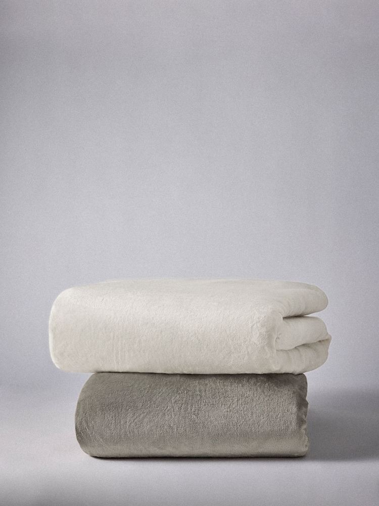 The Set 2 Pack Green/Cream Fleece Throws - Image 2 of 6 The Set 2 Pack Green/Cream Fleece Throws - Image 2 of 6