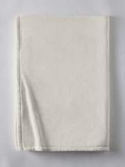 The Set 2 Pack Green/Cream Fleece Throws - Image 4 of 6