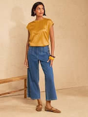 jaune ocre - T-shirt Love & Roses en satin sur le devant en jersey - Image 3 sur 4