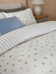 White Floral Brushed 100% Cotton Reversibile Duvet Cover and Pillowcase Set - Image 3 of 6