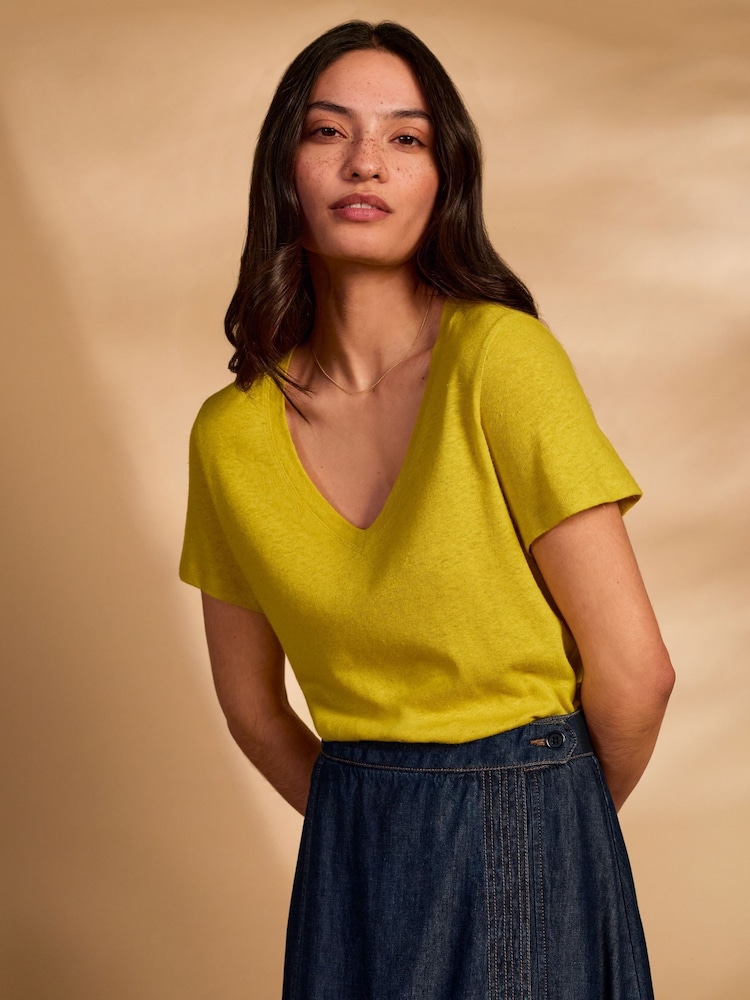 Celtic & Co. Yellow Linen/Cotton V-Neck T-Shirt - Image 4 of 4 Celtic & Co. Yellow Linen/Cotton V-Neck T-Shirt - Image 4 of 4