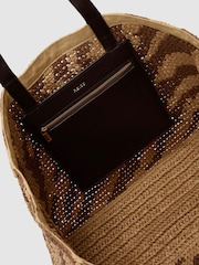 Bolso tote Reiss Rosie con estampado de cebra y efecto rafia. - Imagen 4 de 5