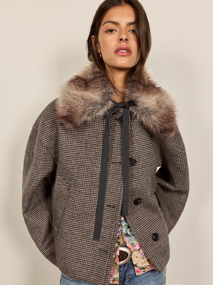 Checked Jacket with Detachable Faux Fur Collar - Bild 2 av 5