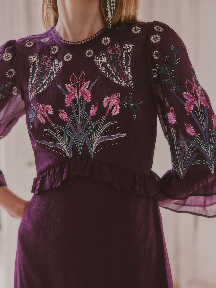 Bənövşəyi Çiçəkli - Love & Roses Embroidered Fluted Sleeve Midi Dress - 4şəkildən 2 şəkil Bənövşəyi Çiçəkli - Love & Roses Embroidered Fluted Sleeve Midi Dress - 4şəkildən 2 şəkil