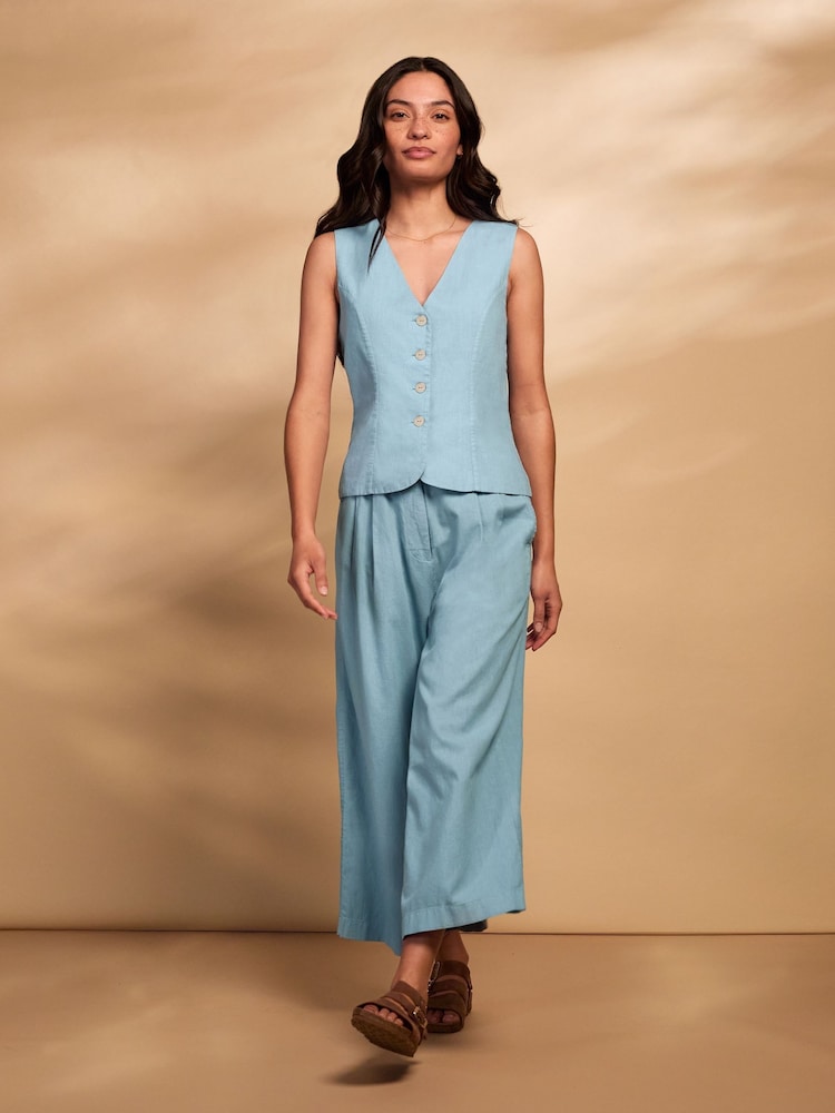 Celtic & Co. Linen Blend Pleat Front Crop Trousers - תמונה 2 מתוך 4 Celtic & Co. Linen Blend Pleat Front Crop Trousers - תמונה 2 מתוך 4