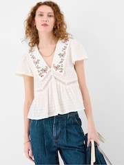Accessorize Floral Embroidered Collar Blouse - Bild 1 von 4