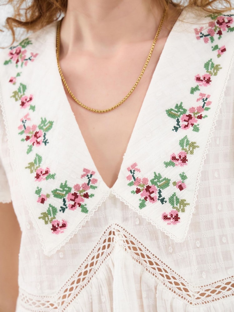 Accessorize Floral Embroidered Collar Blouse - Bild 2 von 4