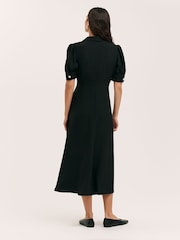 Finery Dorothy クレープ 半袖 ミディティードレス - 画像 4 / 4