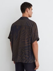 Reiss Navy/Brown Shindora Plissé Printed Cuban-Collar Shirt - Image 5 of 6