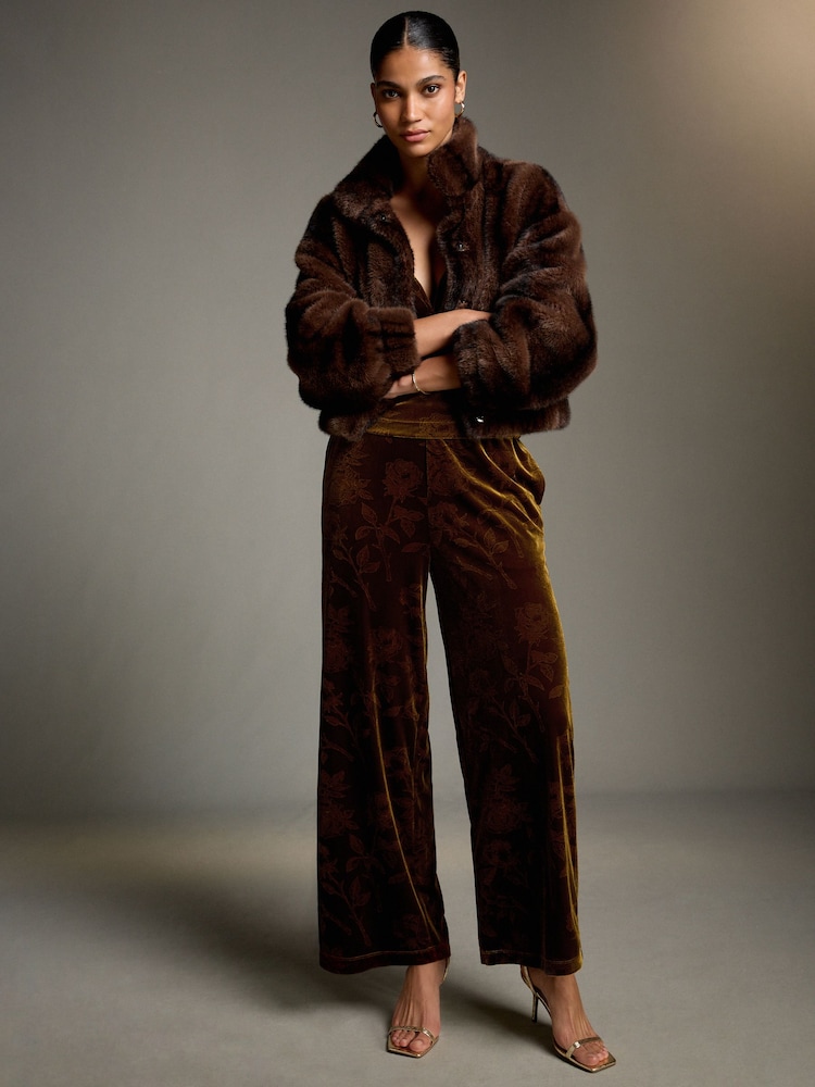 មាស - Wide Leg Floral Embossed Trousers - រូបភាព 1 នៃ 7 មាស - Wide Leg Floral Embossed Trousers - រូបភាព 1 នៃ 7