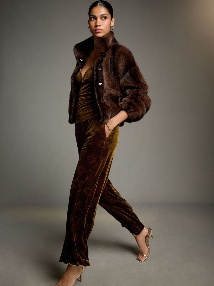 មាស - Wide Leg Floral Embossed Trousers - រូបភាព 2 នៃ 7 មាស - Wide Leg Floral Embossed Trousers - រូបភាព 2 នៃ 7