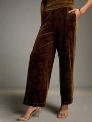 មាស - Wide Leg Floral Embossed Trousers - រូបភាព 4 នៃ 7