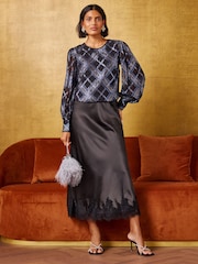 Love & Roses Metallic Check Scarf Neck Long Sleeve Blouse - 圖片 3/6