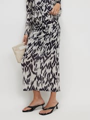 River Island Cream Abstract Print Maxi Skirt - Image 3 of 4