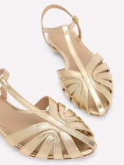 זהב - Boden סנדלים שטוחים עם רכיסת כלוב - תמונה 5 מתוך 5