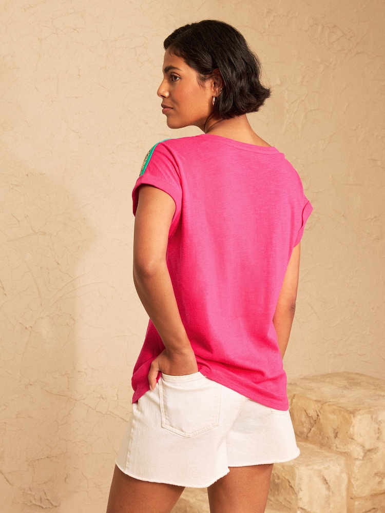 Love & Roses Pink Tipped Short Sleeve Crew Neck T-Shirt - Image 4 of 4