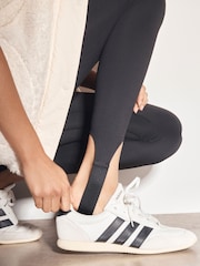 Czarny - Active Balance Stirrup Leggings - Obraz 5 z 9