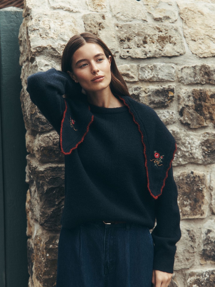 Laura Ashley Navy Crew Neck Jumper With A Touch Of Wool - Image 4 of 4 Laura Ashley Navy Crew Neck Jumper With A Touch Of Wool - Image 4 of 4