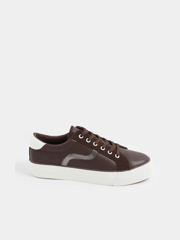 Marrón - Zapatillas de piel sintética de corte de ancho especial de Yours Curve - Imagen 5 de 5