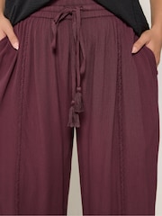Yours Curve Purple Crinkle Drawstring Scallop Cropped Trousers - Image 4 of 5