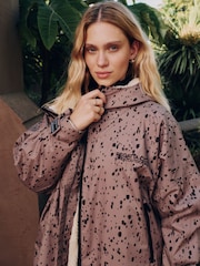 Regatta Mocha Leopard Oversized Waterproof Borg Fleece Lined Changing Robe - Image 4 of 9