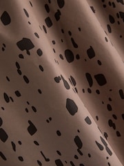 Regatta Mocha Leopard Oversized Waterproof Borg Fleece Lined Changing Robe - Image 8 of 9