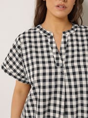 Yours Curve Black/white Overhead Half Placket Shirt - Image 4 of 5