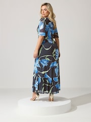 Синий - Платье с запахом, оборкой по краю и цветочным принтом Yours Curve London - Изображение 3 5