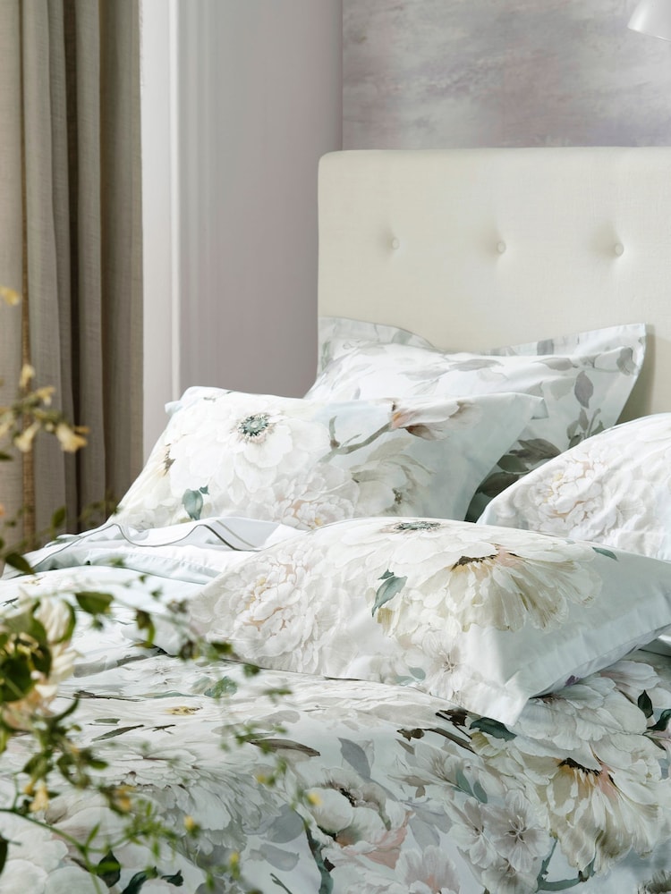 Designers Guild Set of 2 Platinum Silver Fleur Blanche 250 Thread Count Pillowcase - Image 1 of 8