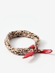 Mint Velvet Allison Leopard Print Neck Scarf - Bild 3 von 4