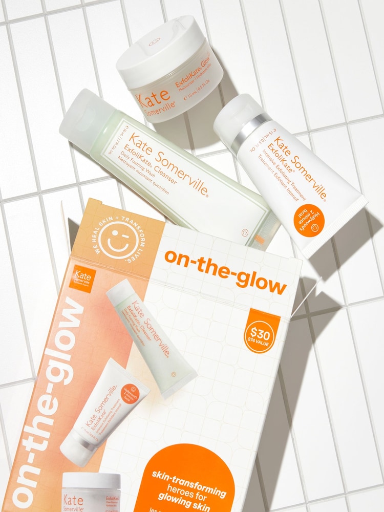 Kate Somerville On The Glow Kit (Worth £70) - Image 4 of 4 Kate Somerville On The Glow Kit (Worth £70) - Image 4 of 4