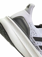 adidas White Ultraboost 5 Trainers - Image 9 of 9