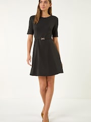 فستان ضيّق من أعلى وانسيابي من أسفل مع حزام من Roman - Image 1 of 5