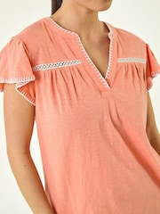 Roman חולצה עם צווארון וי ועיטור תפרים למידות קטנות - תמונה 5 מתוך 5