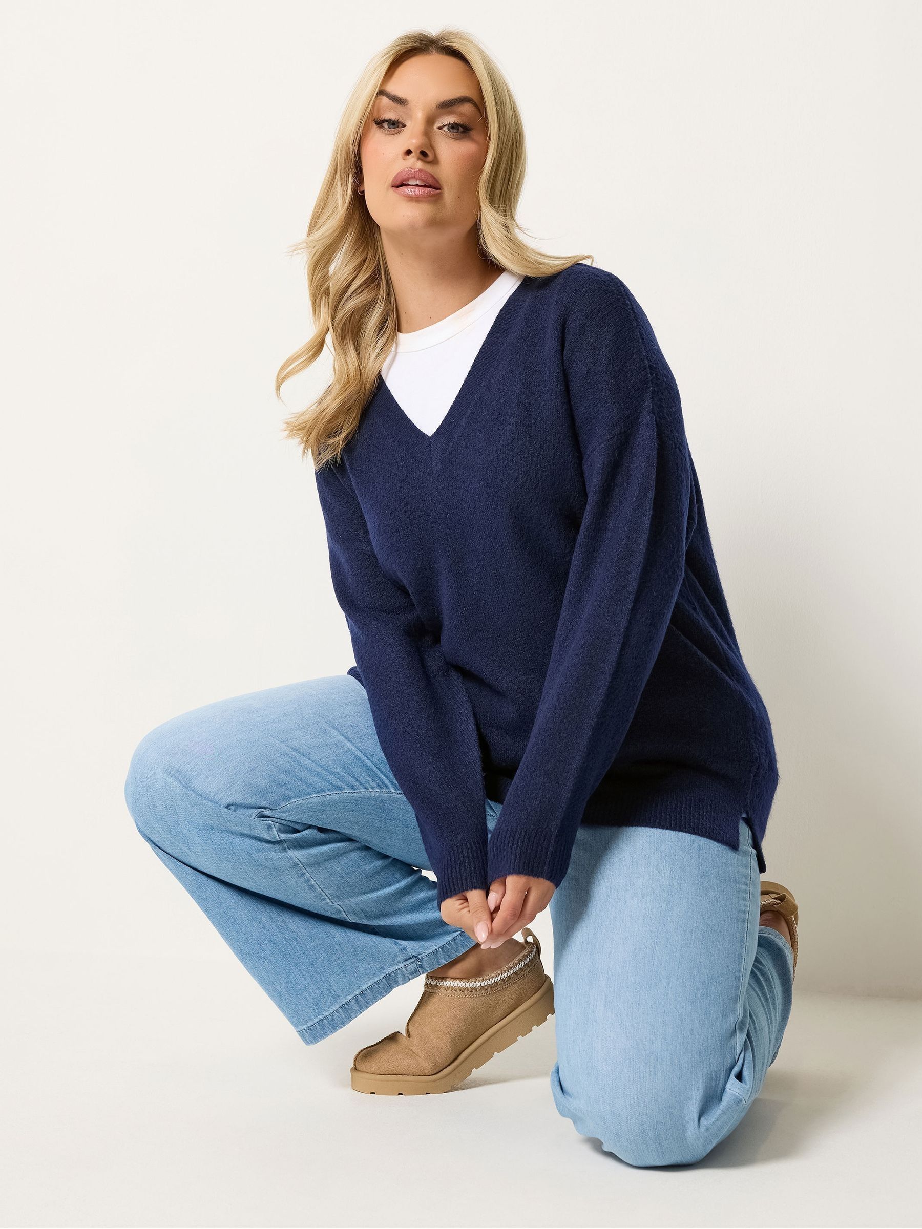 Yours Curve Women's Navy Blue V-Neck Soft Touch Jumper