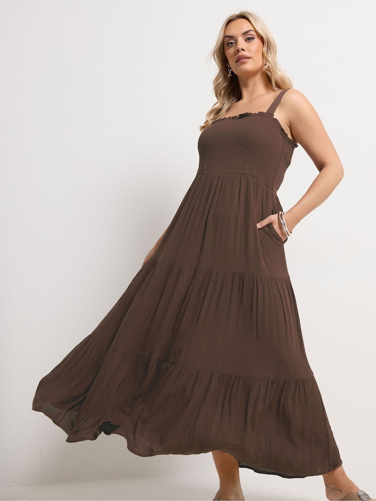 بني - فستان ماكسي مجمع مقاس كبير من Yours - Image 2 of 5