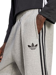 adidas Originals Grey Adicolor Spacer Baggy Tracksuit Joggers - Image 5 of 6