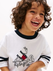 Tommy Hilfiger Wavy Flag Graphic T-Shirt And Sweat Shorts Set - Imaginea 3 din 6